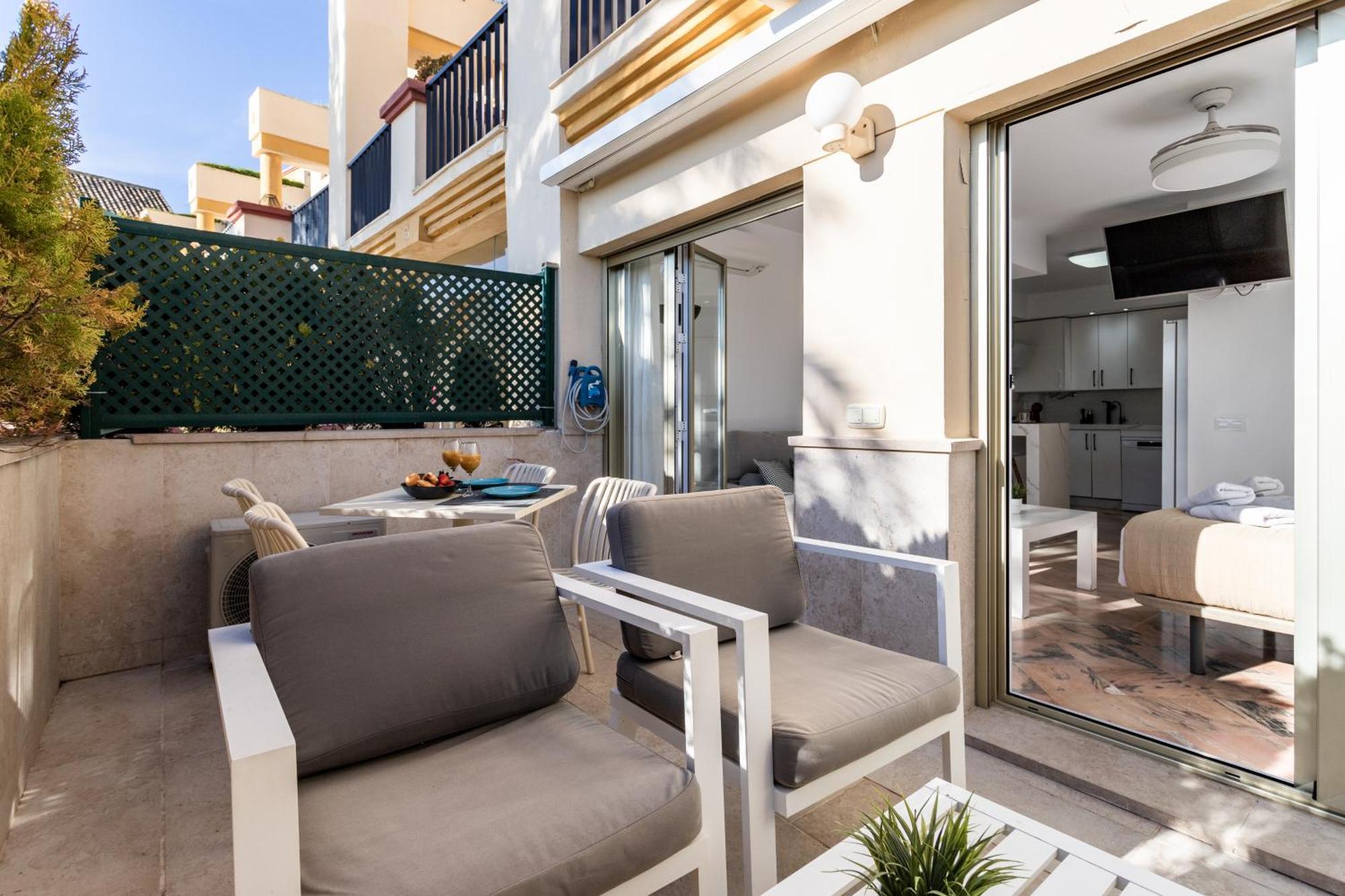 2 Estudios En La Romana Playa, Uno Con Vista Parcial Mar Y Otro Vista A La Piscina * Marbella